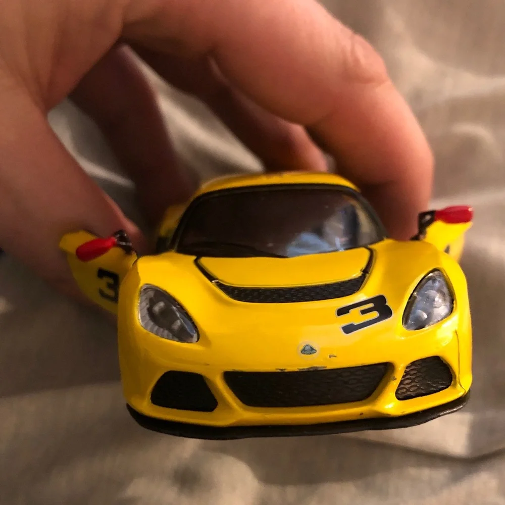 Lotus Exige S 1:32 pull back action